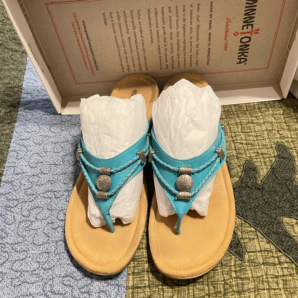 Minnetonka Silverthorne sandals